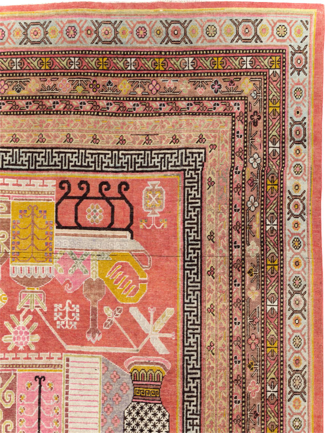 Antique East Turkestan Vase Khotan Small Room Size Carpet, No.31144 - Gsblank