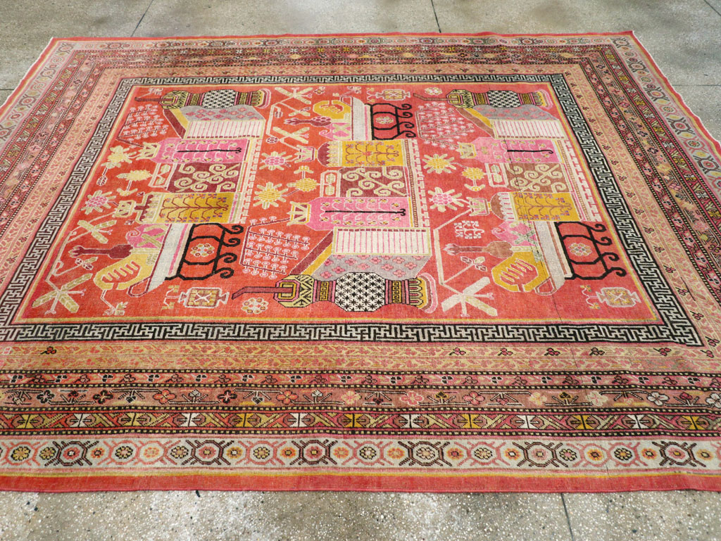 Antique East Turkestan Vase Khotan Small Room Size Carpet, No.31144 - Gsblank