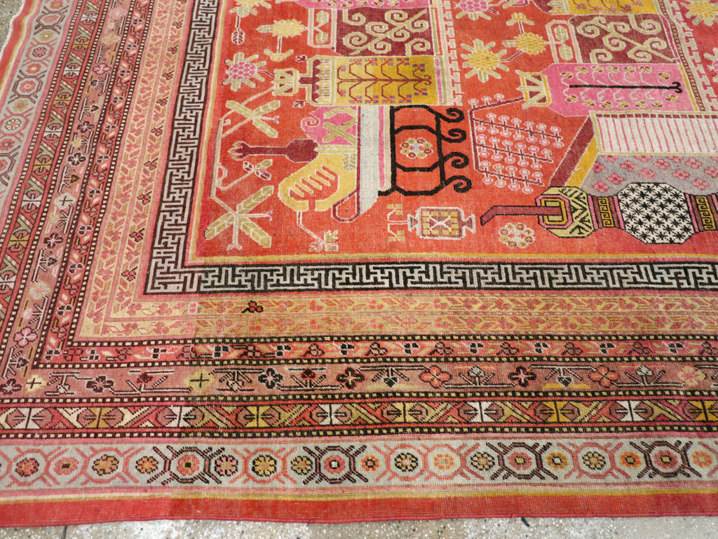 Antique East Turkestan Vase Khotan Small Room Size Carpet, No.31144 - Gsblank