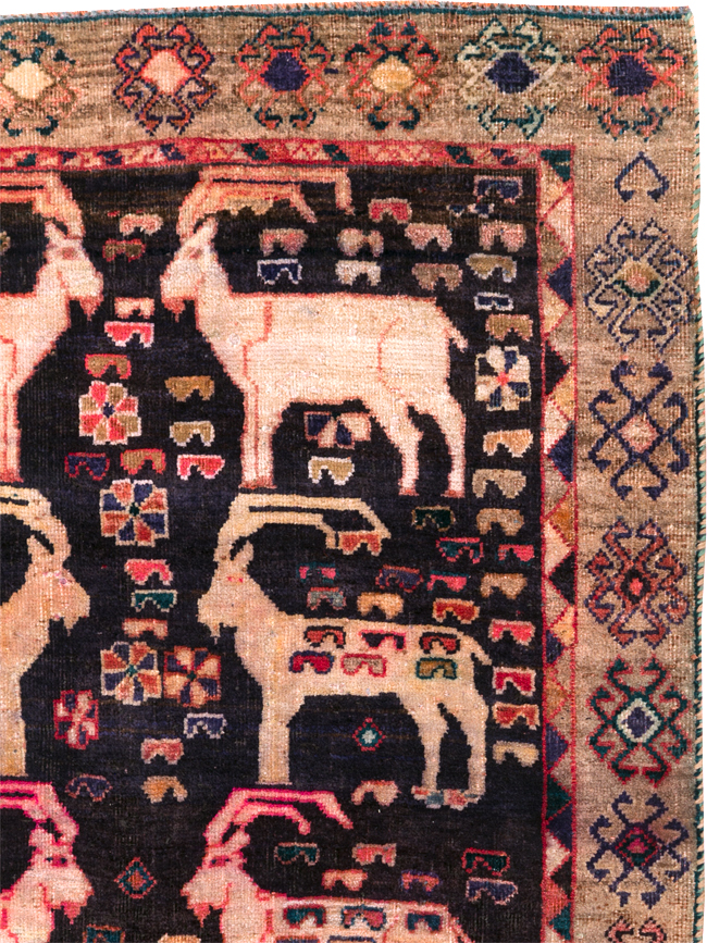 Vintage Pictorial Persian Shiraz Rug, No.31154 - Gsblank