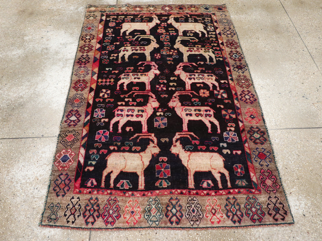 Vintage Pictorial Persian Shiraz Rug, No.31154 - Gsblank