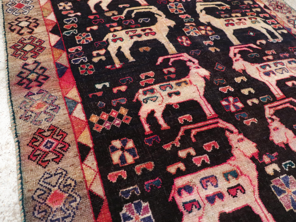 Vintage Pictorial Persian Shiraz Rug, No.31154 - Gsblank