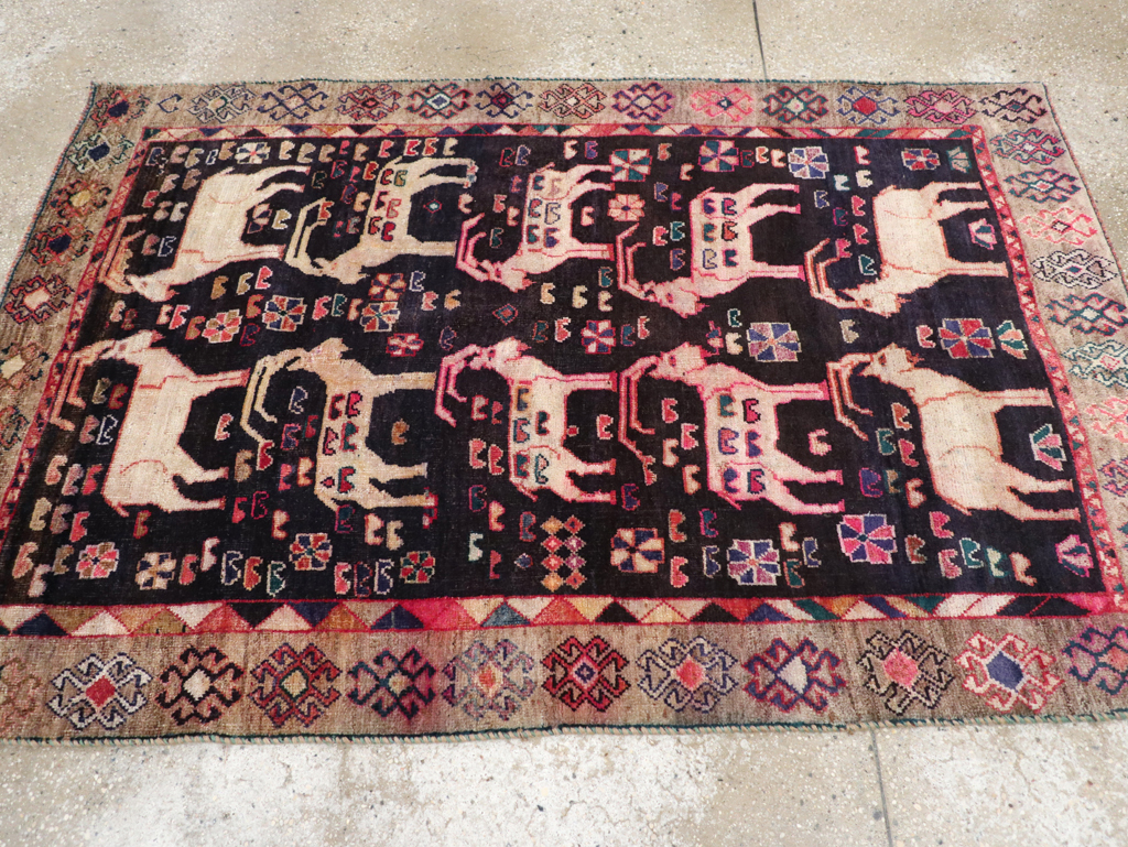 Vintage Pictorial Persian Shiraz Rug, No.31154 - Gsblank