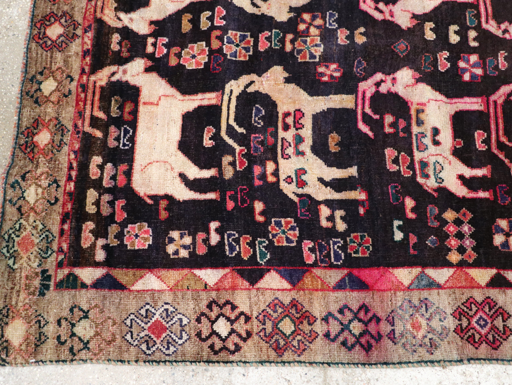 Vintage Pictorial Persian Shiraz Rug, No.31154 - Gsblank