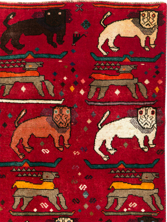 Vintage Persian Pictorial Shiraz Rug, No.31155 - Gsblank