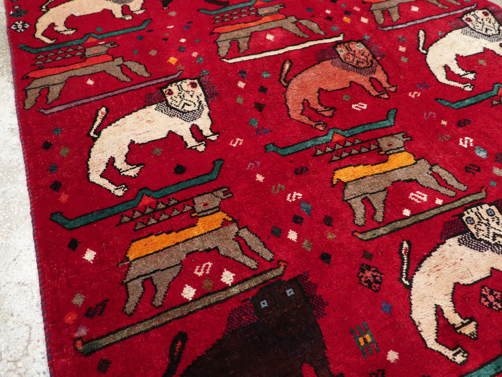 Vintage Persian Pictorial Shiraz Rug, No.31155 - Gsblank