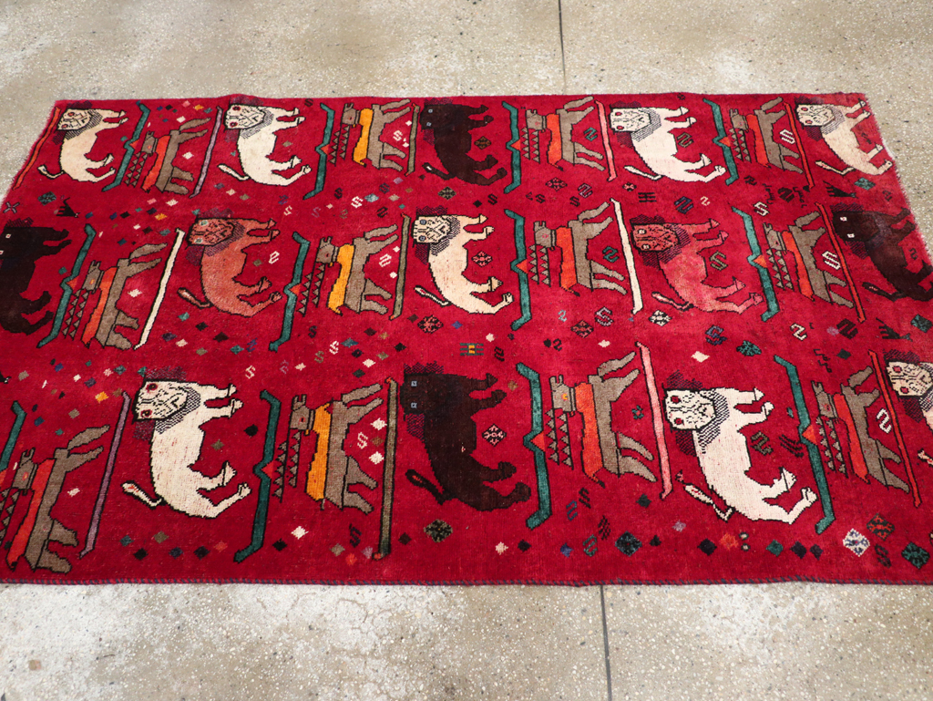 Vintage Persian Pictorial Shiraz Rug, No.31155 - Gsblank