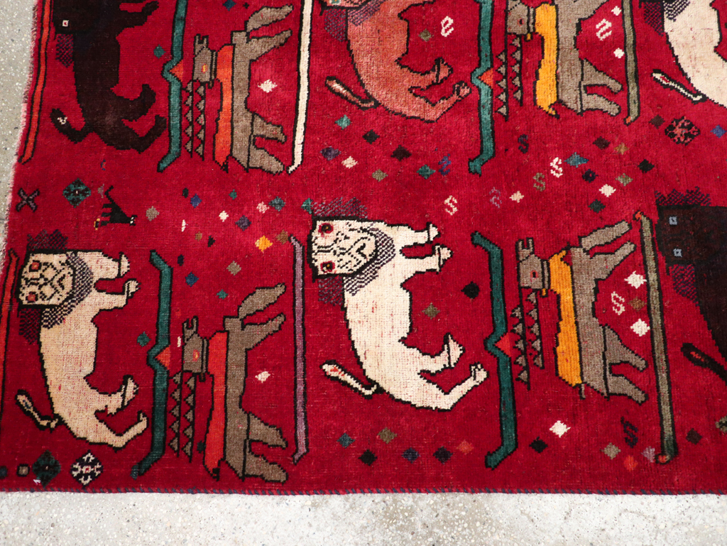 Vintage Persian Pictorial Shiraz Rug, No.31155 - Gsblank