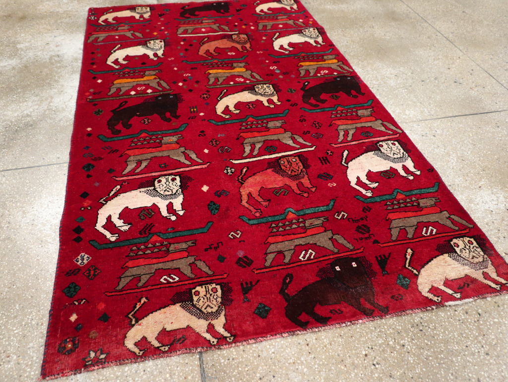 Vintage Persian Pictorial Shiraz Rug, No.31155 - Gsblank