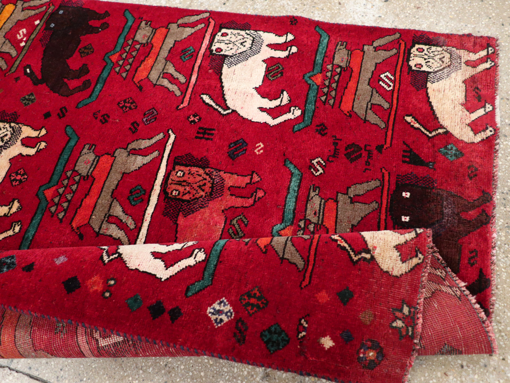 Vintage Persian Pictorial Shiraz Rug, No.31155 - Gsblank