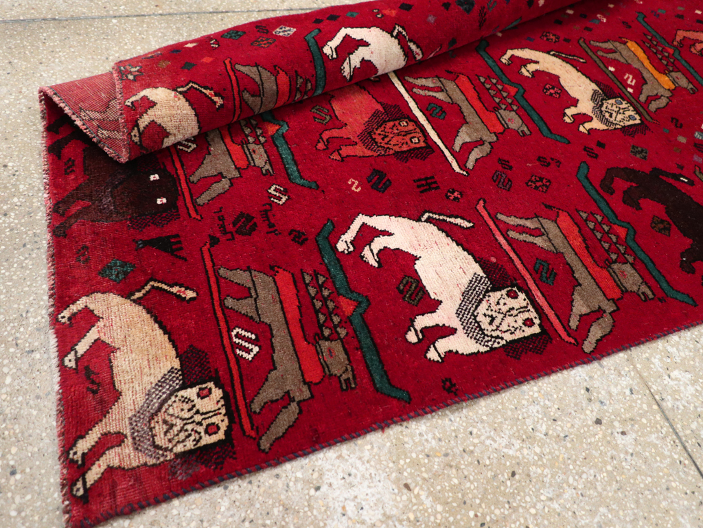 Vintage Persian Pictorial Shiraz Rug, No.31155 - Gsblank