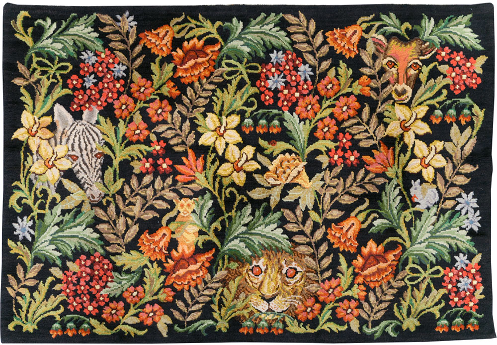 Vintage Portuguese Savonnerie Pictorial Accent Rug, No.31180 - Gsblank