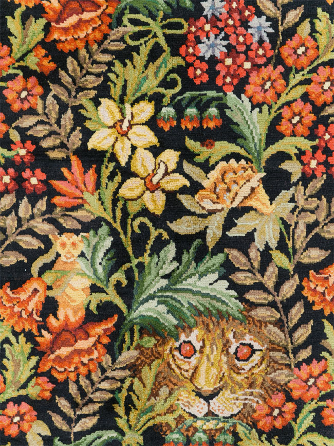 Vintage Portuguese Savonnerie Pictorial Accent Rug, No.31180 - Gsblank