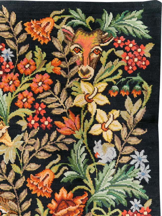 Vintage Portuguese Savonnerie Pictorial Accent Rug, No.31180 - Gsblank
