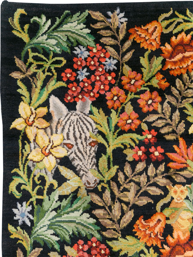 Vintage Portuguese Savonnerie Pictorial Accent Rug, No.31180 - Gsblank