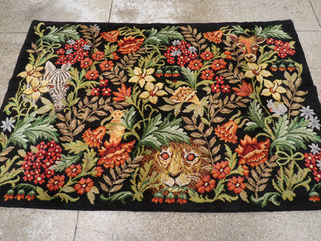 Vintage Portuguese Savonnerie Pictorial Accent Rug, No.31180 - Gsblank