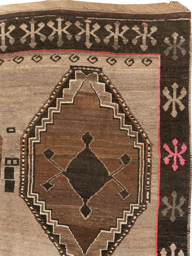 Vintage Turkish Anatolian Tribal Small Room Size Carpet, No.31200 - Gsblank