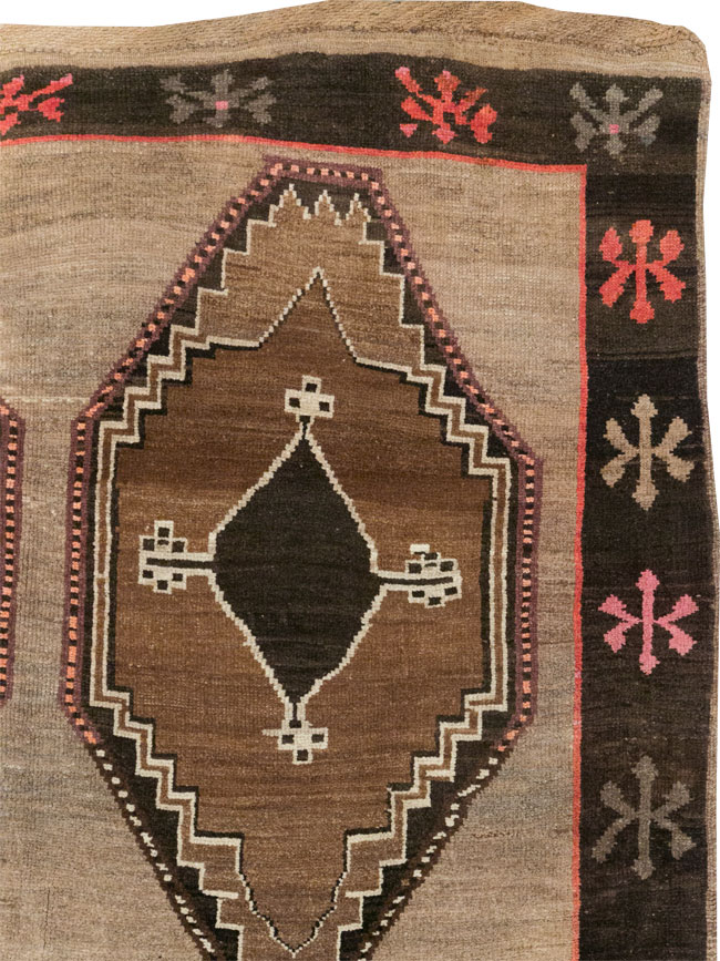 Vintage Turkish Anatolian Tribal Small Room Size Carpet, No.31200 - Gsblank