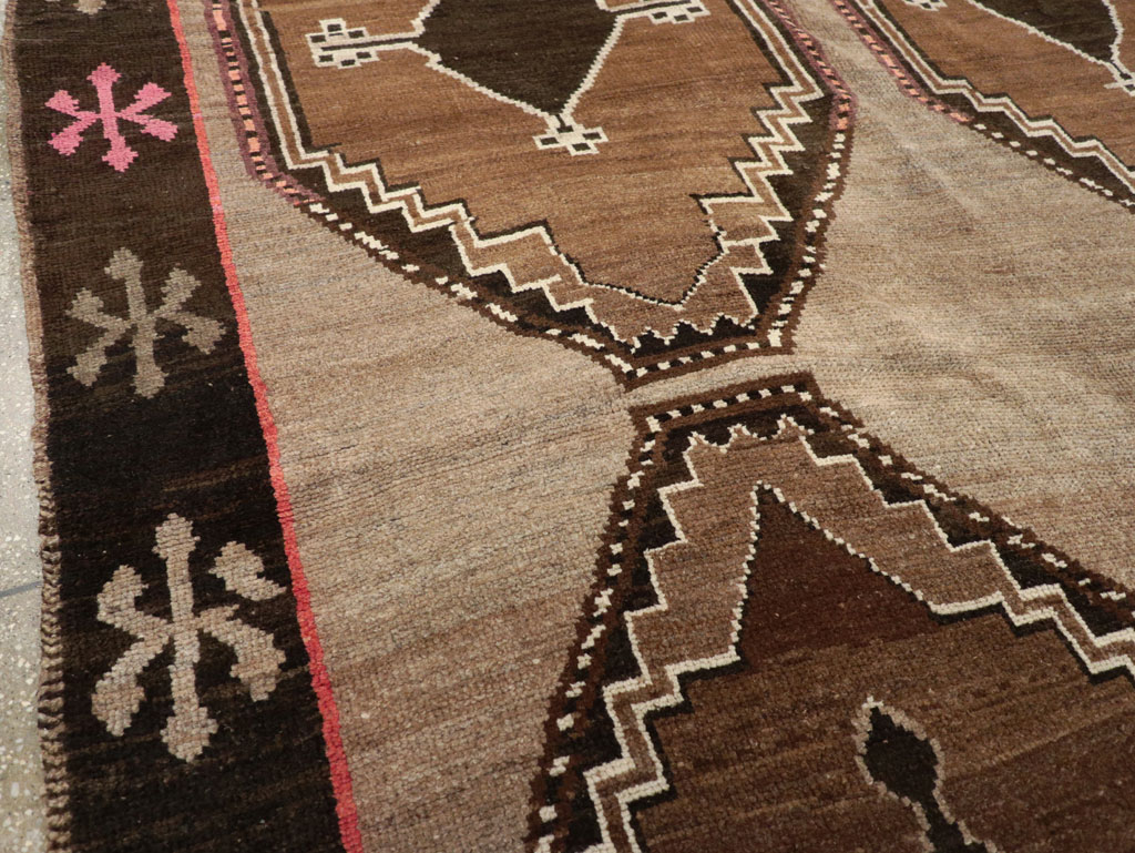 Vintage Turkish Anatolian Tribal Small Room Size Carpet, No.31200 - Gsblank
