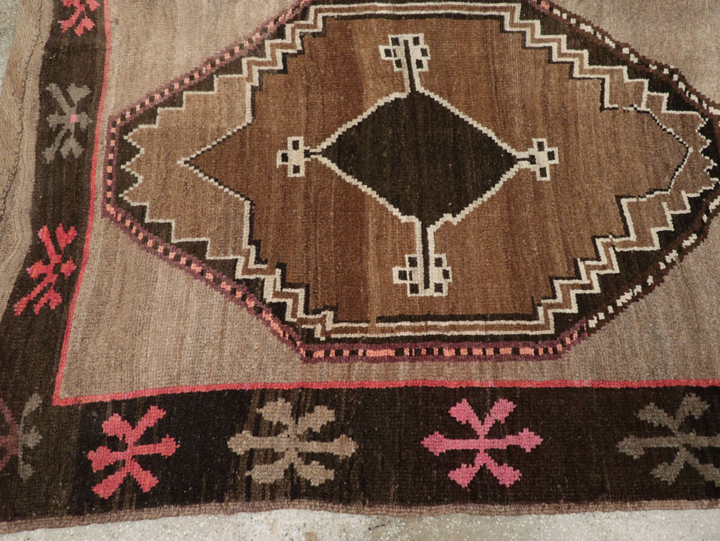 Vintage Turkish Anatolian Tribal Small Room Size Carpet, No.31200 - Gsblank