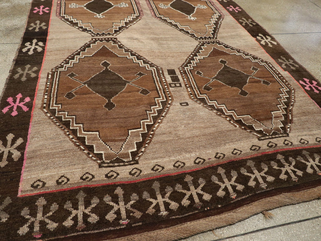Vintage Turkish Anatolian Tribal Small Room Size Carpet, No.31200 - Gsblank