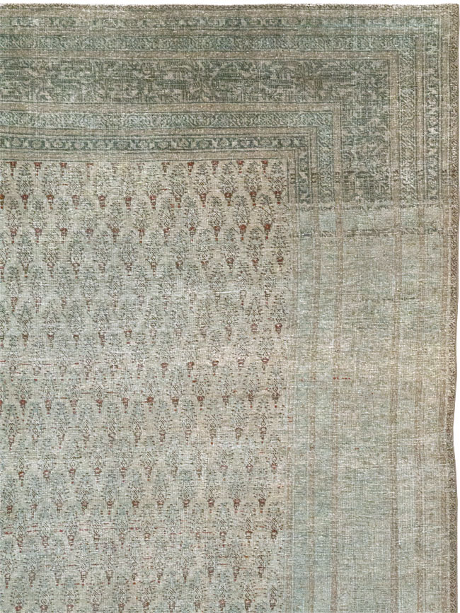 Distressed Antique Persian Tabriz Room Size Carpet, No.31213 - Gsblank