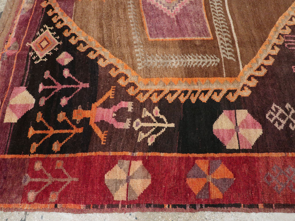 Vintage Turkish Anatolian Tribal Room Size Carpet, No.31218 - Gsblank