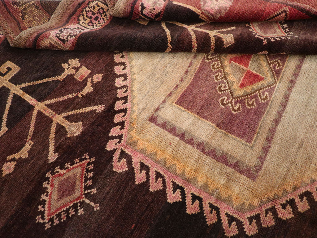 Vintage Turkish Anatolian Tribal Room Size Carpet, No.31218 - Gsblank