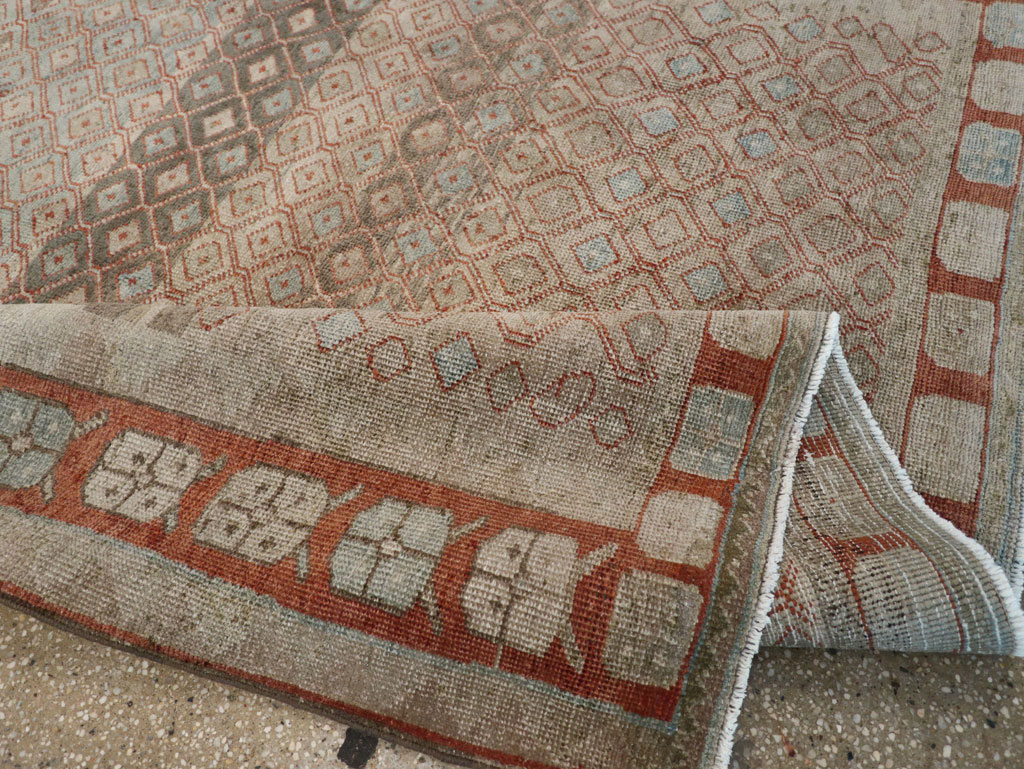 Vintage Persian Veece Accent Carpet, No.31228 - Gsblank