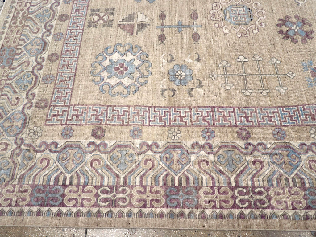 Contemporary East Turkestan Khotan Room Size Carpet, No.31237 - Gsblank