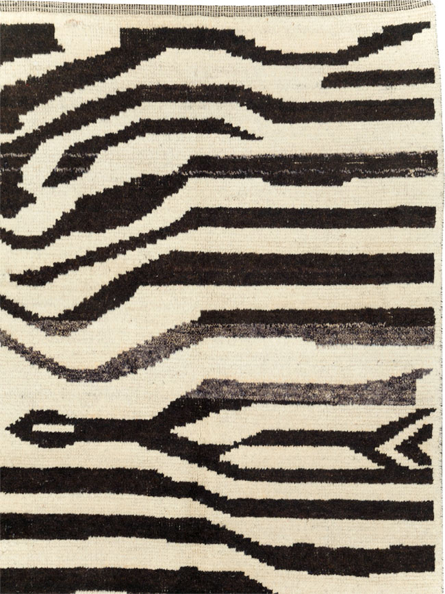 Contemporary Turkish Zebra Print Room Size Carpet, No.31243 - Gsblank