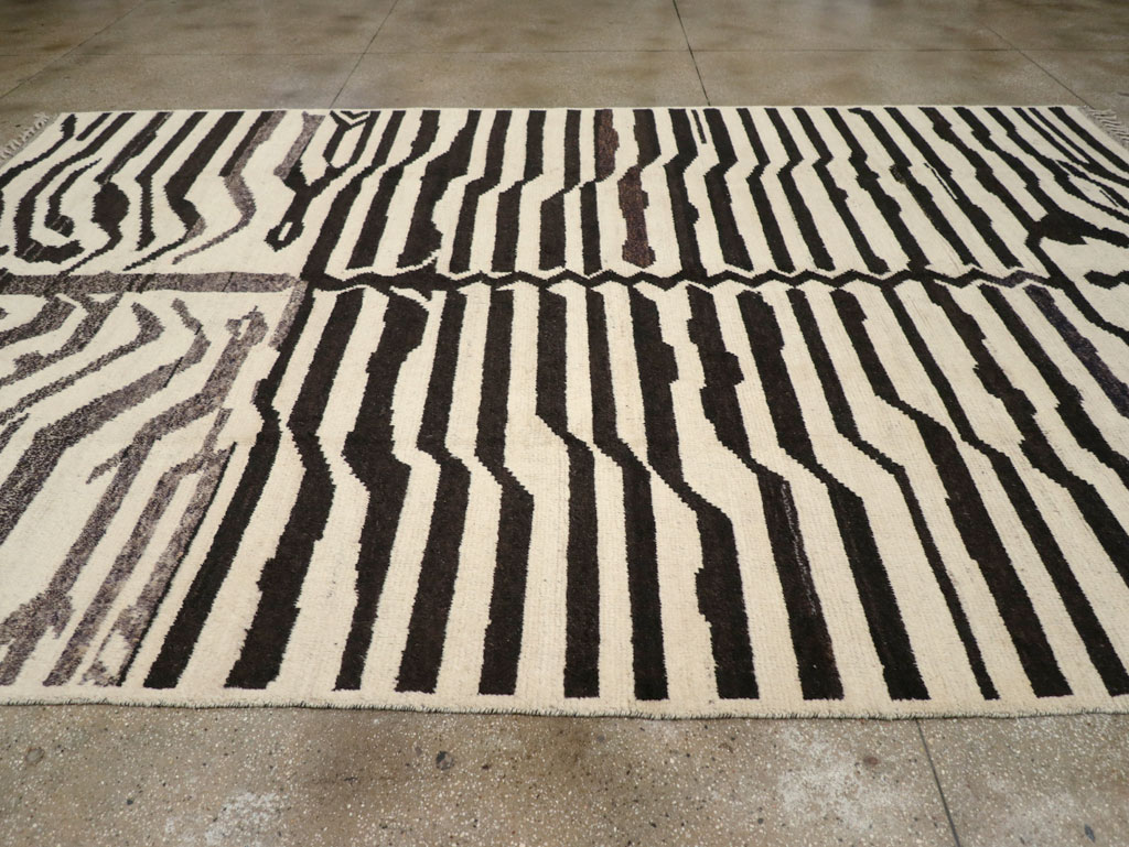 Contemporary Turkish Zebra Print Room Size Carpet, No.31243 - Gsblank