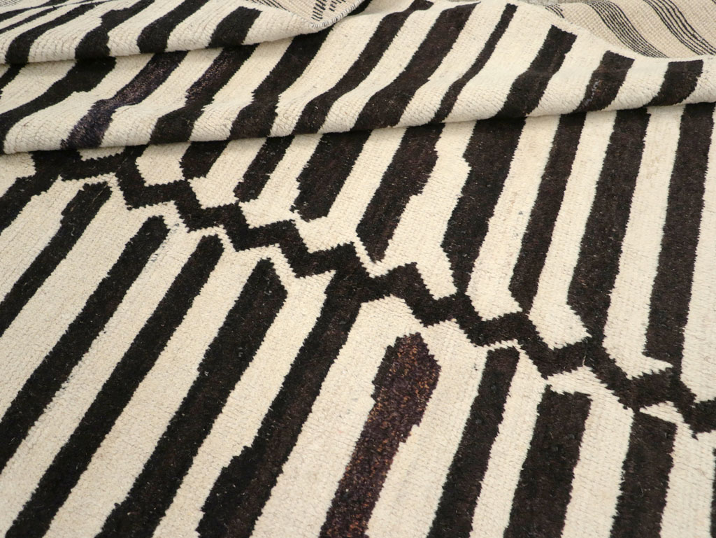 Contemporary Turkish Zebra Print Room Size Carpet, No.31243 - Gsblank