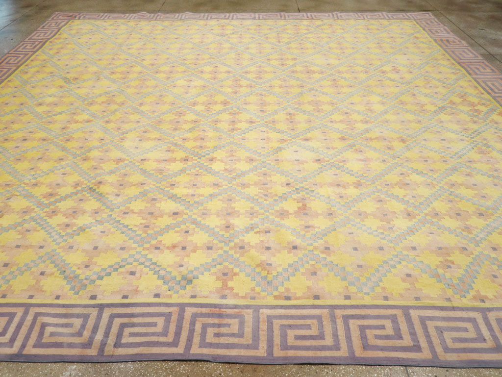 Vintage Indian Dhurrie Square Room Size Flatweave Carpet, No.31322 - Gsblank