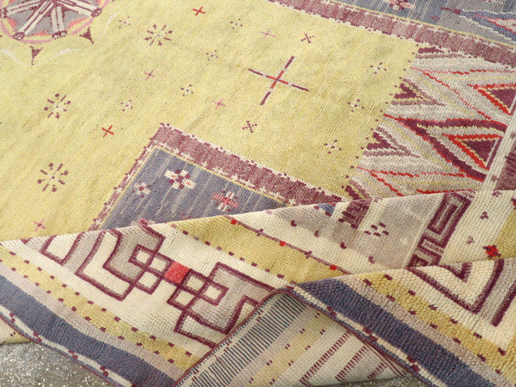 Vintage European Art Deco Long and Narrow Carpet, No.31337 - Gsblank