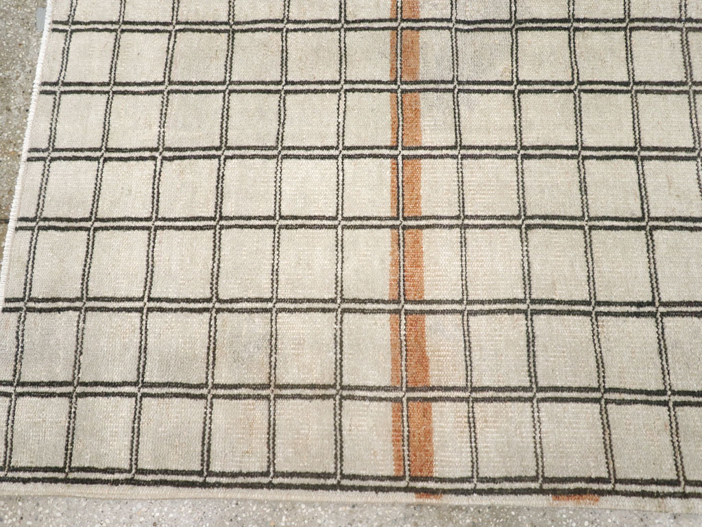 Vintage Turkish Anatolian Accent Carpet, No.31354 - Gsblank