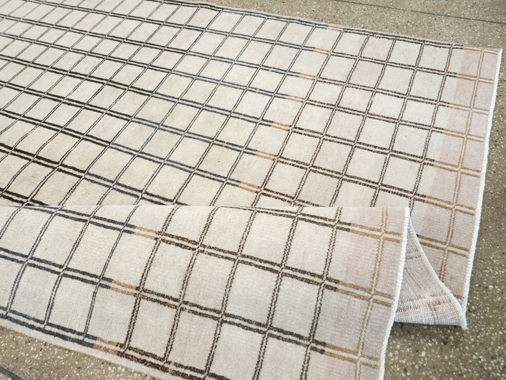 Vintage Turkish Anatolian Accent Carpet, No.31354 - Gsblank