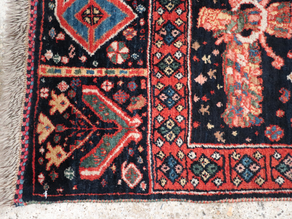 Persian Qashqai Pictorial Rug, No.31396 - Gsblank