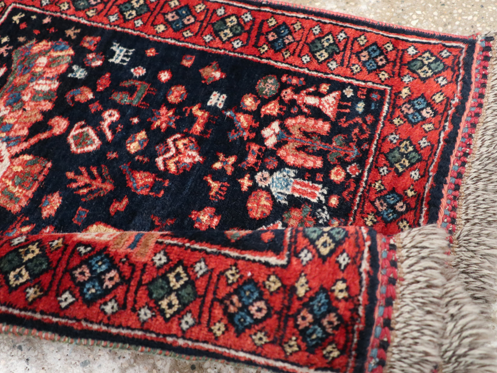 Persian Qashqai Pictorial Rug, No.31396 - Gsblank