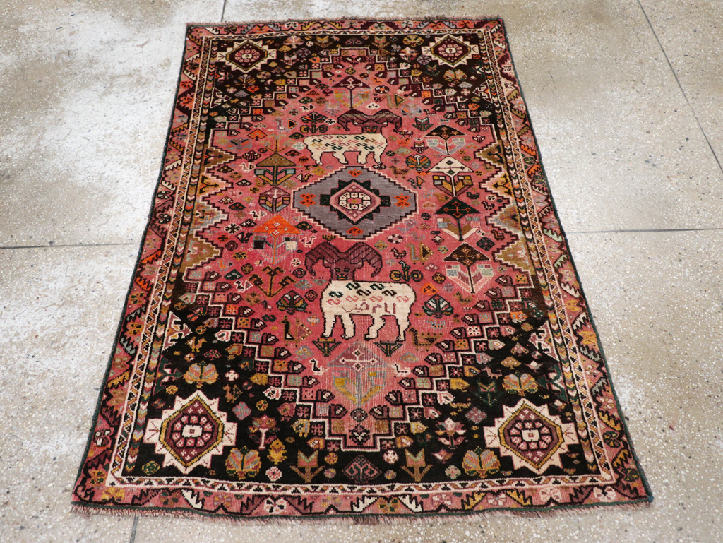 Vintage Persian Pictorial Shiraz Rug, No.31398 - Gsblank