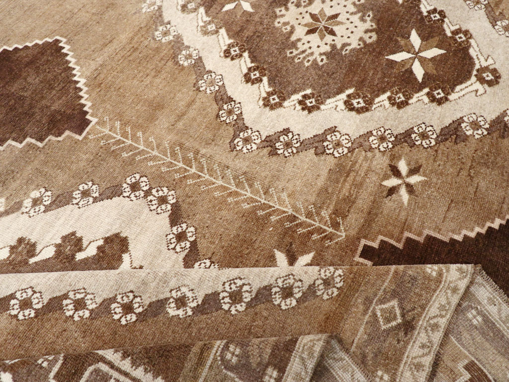 Vintage Turkish Anatolian Room Size Carpet, No.31400 - Gsblank