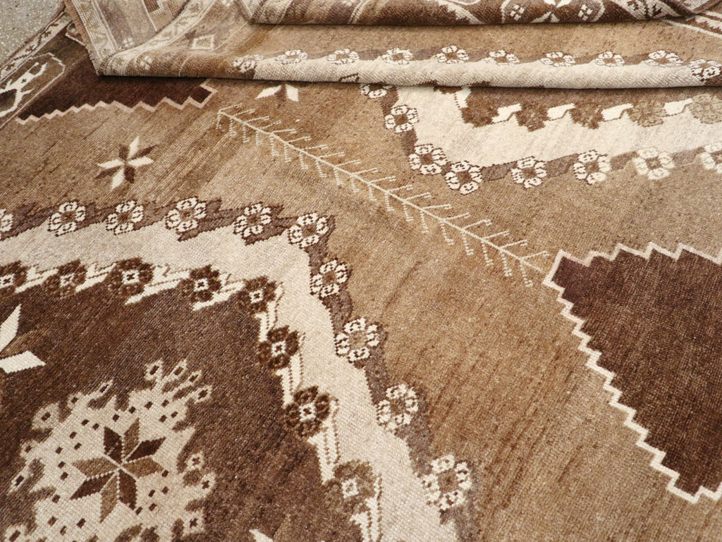 Vintage Turkish Anatolian Room Size Carpet, No.31400 - Gsblank