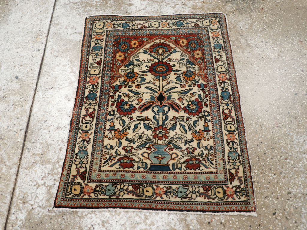 Antique Persian Tabriz Rug, No.31408 - Gsblank