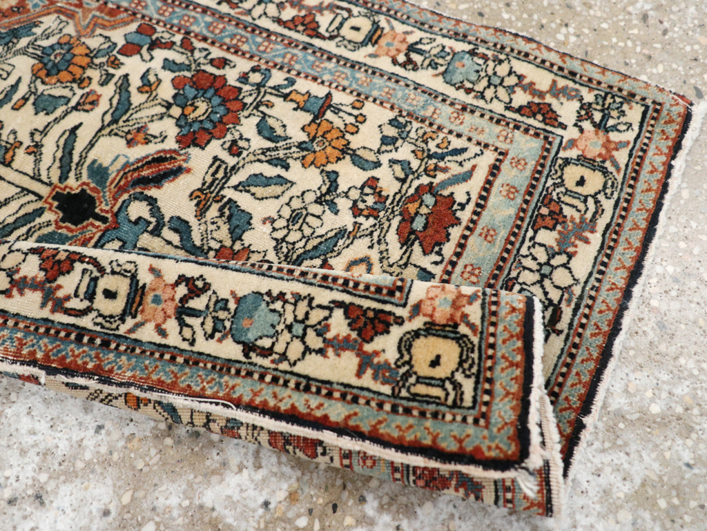 Antique Persian Tabriz Rug, No.31408 - Gsblank