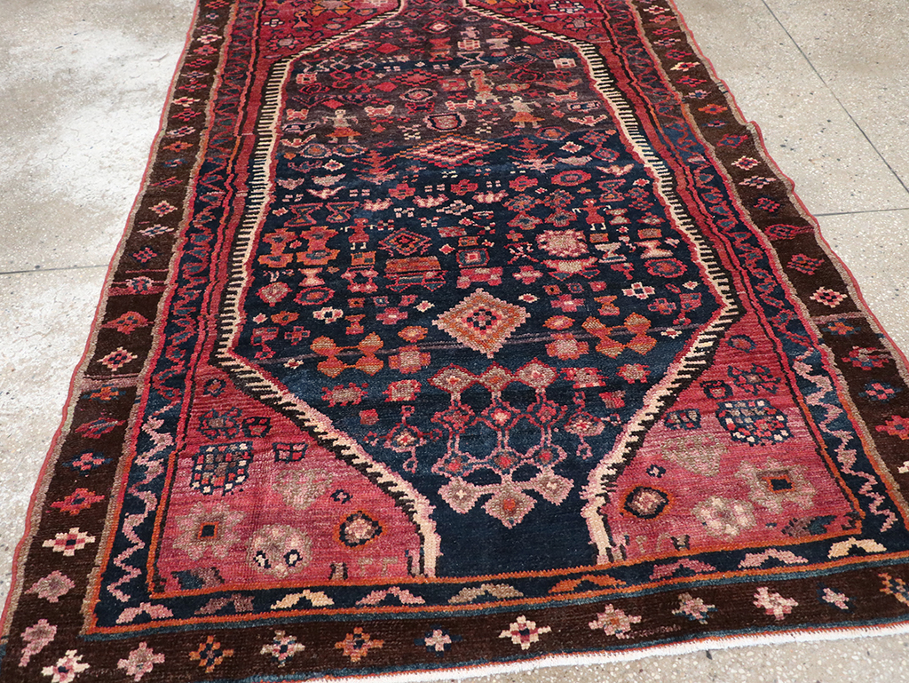 Vintage Persian Hamadan Pictorial Accent Rug, No.31413 - Gsblank