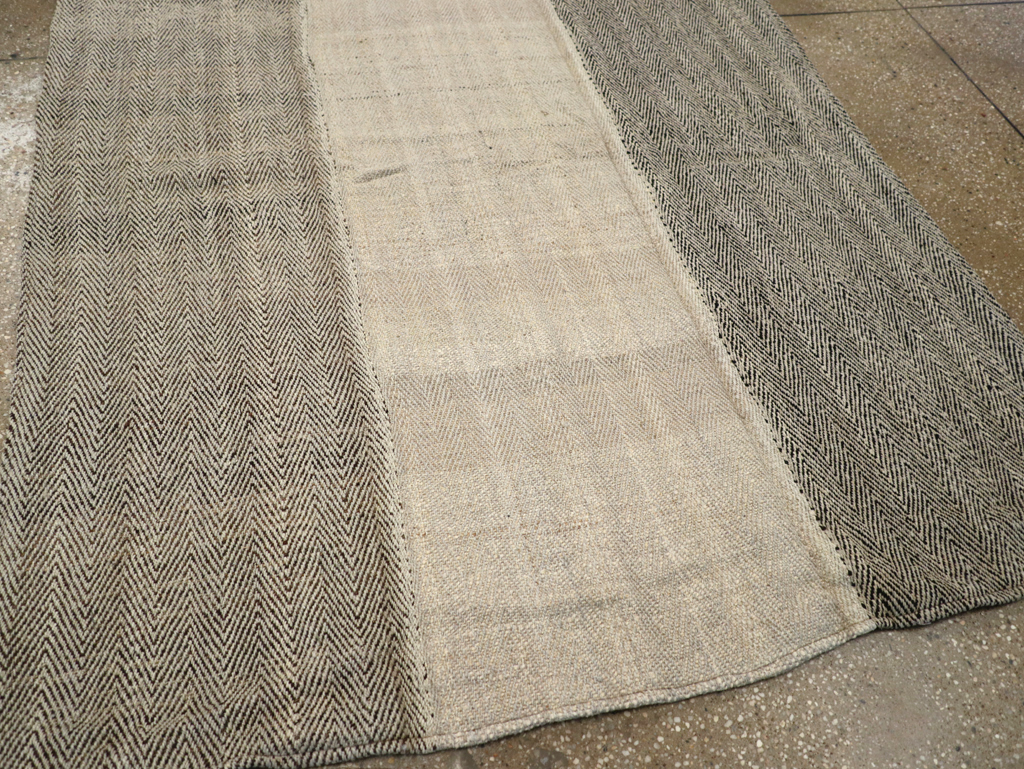 Modern Turkish Flatweave Accent Rug, No.31414 - Gsblank