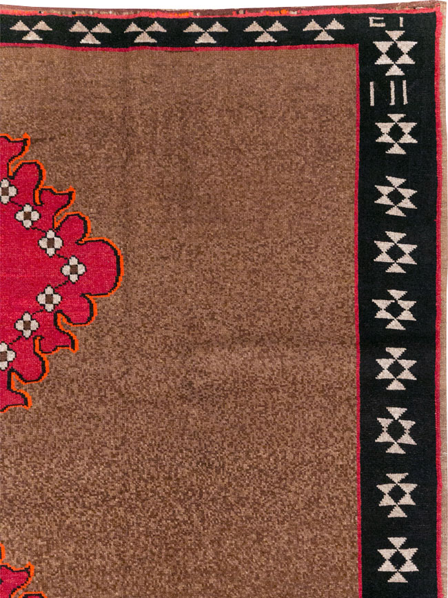 Vintage Turkish Anatolian Tribal Room Size Carpet, No.31420 - Gsblank