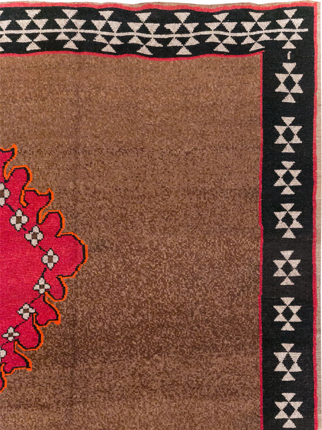 Vintage Turkish Anatolian Tribal Room Size Carpet, No.31420 - Gsblank