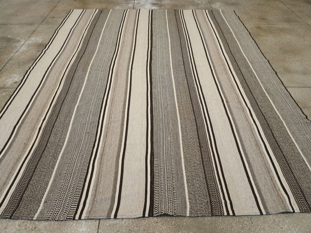 Modern Turkish Flatweave Room Size Carpet, No.31426 - Gsblank