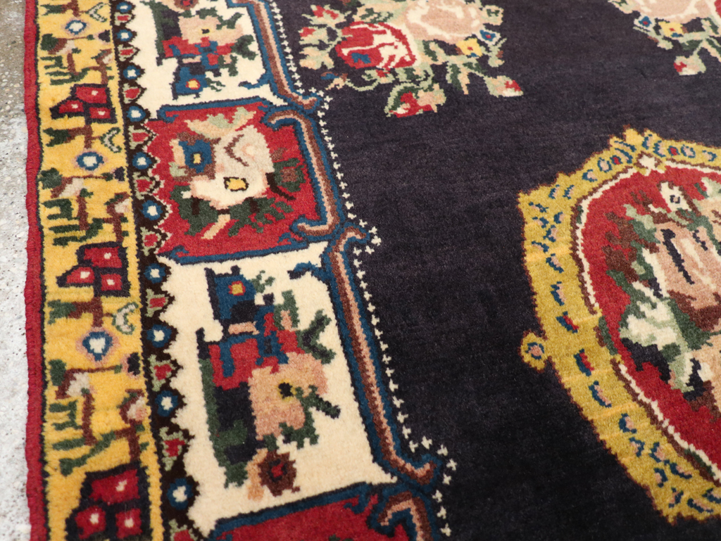 Vintage Persian Bakhtiari Throw Rug, No.31449 - Gsblank